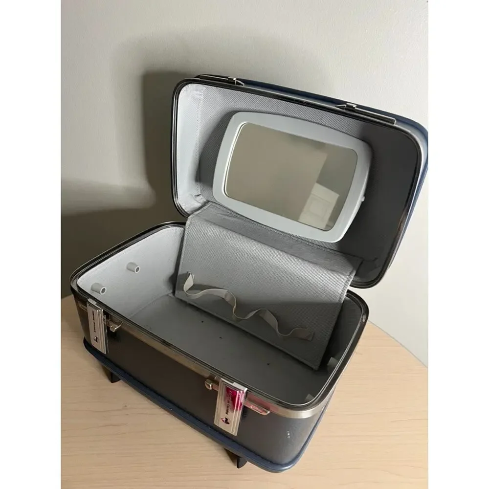 VTG Dusty Blue American Tourister Makeup Train Case Chrom Details Clean! 14